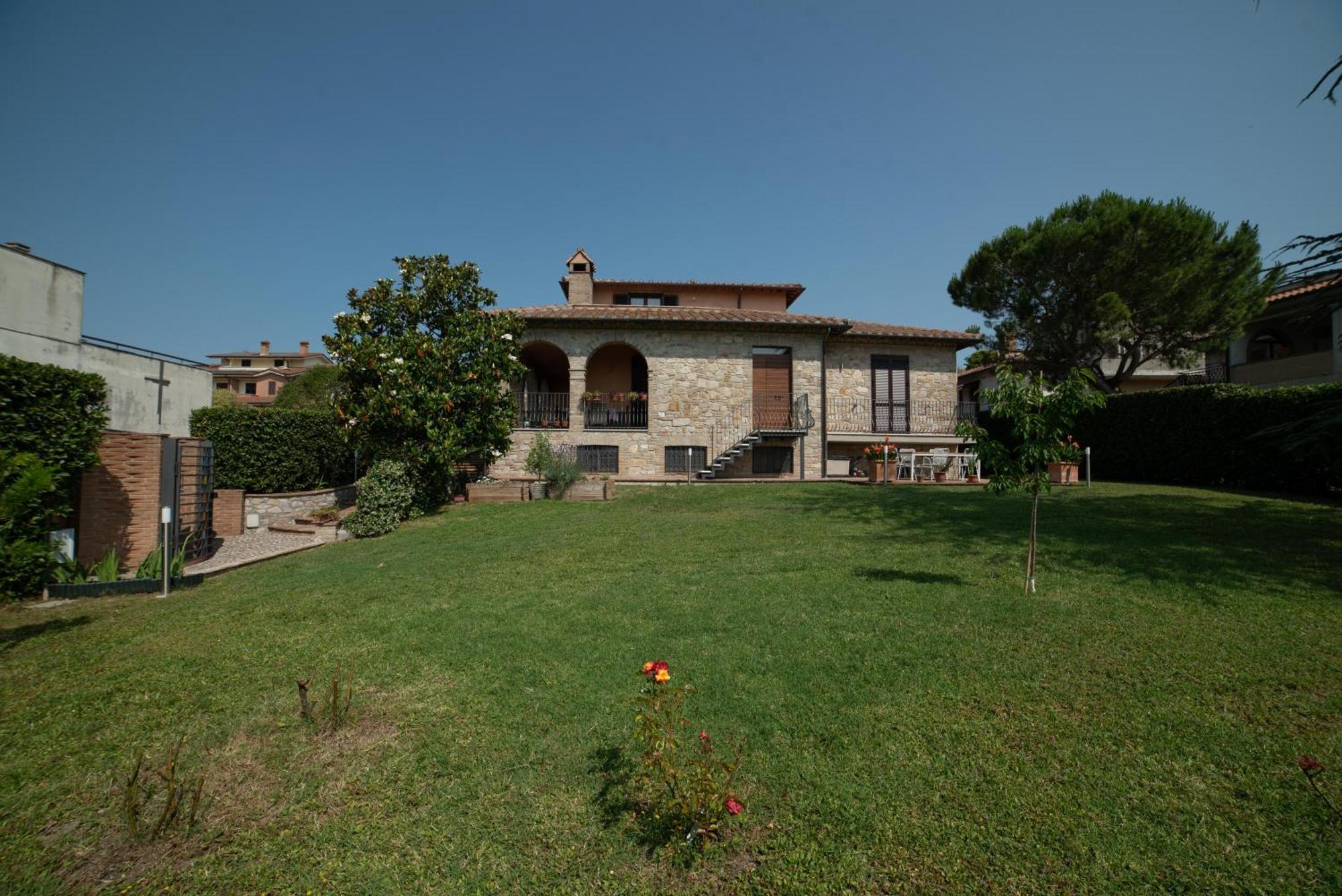 Dolce Alba Bed & Breakfast Montecastrilli Exterior photo