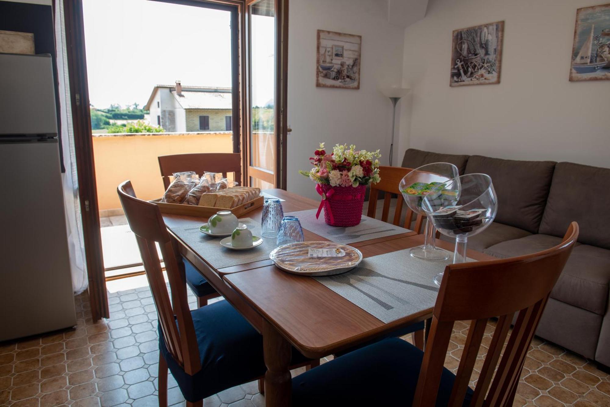 Dolce Alba Bed & Breakfast Montecastrilli Exterior photo